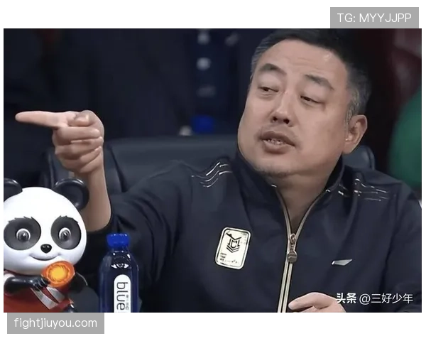 刘国梁最近这“生活开挂”程度，普通人光看着钱包就瘪了半边脸
